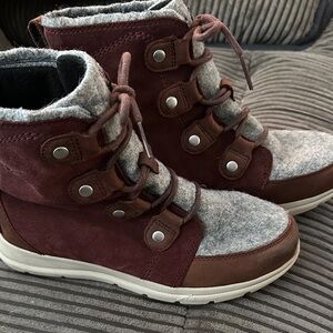 SOREL Women’s Explorer Joan Redwood/Sequoia Waterproof Lace Up Boots Size 9